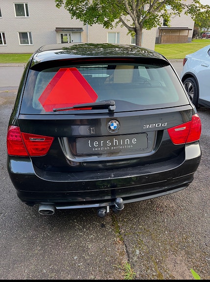 BMW 320d 3 of 6