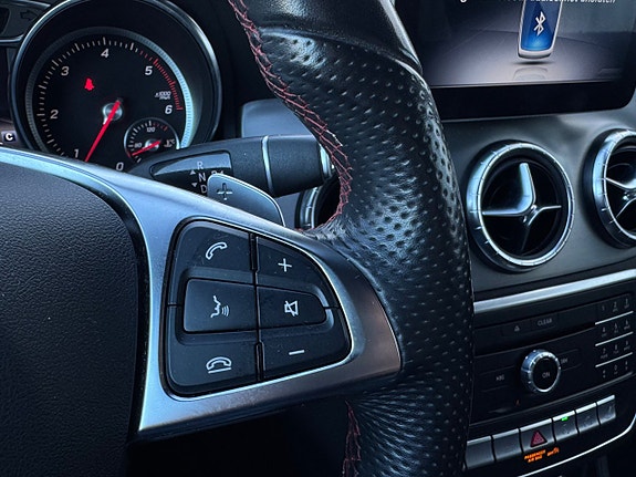 Mercedes-Benz CLA220 d 16 of 23
