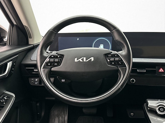 Kia EV6 14 of 30