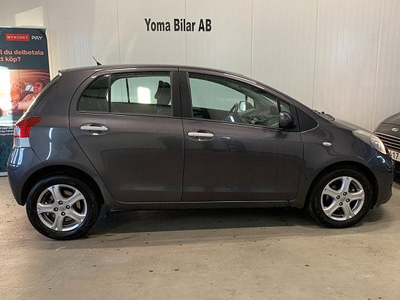 Toyota Yaris 8 of 9