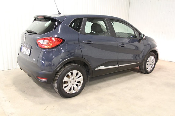 Renault Captur 5 of 17