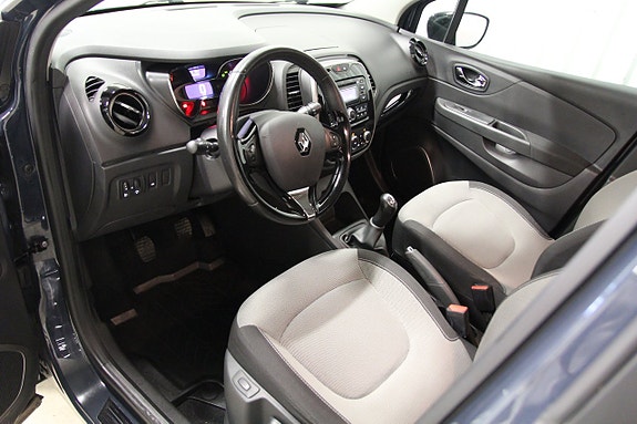 Renault Captur 10 of 17