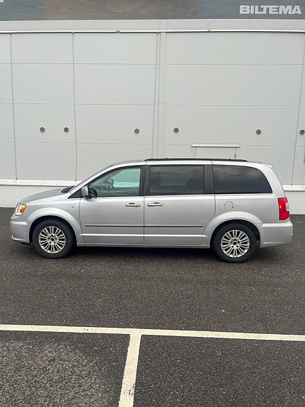 Lancia Voyager 3 of 8
