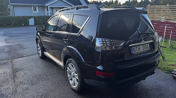 Mitsubishi Outlander 2 of 8
