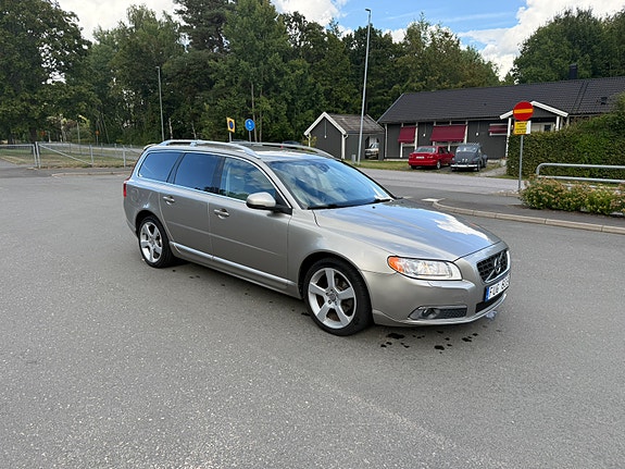 Volvo V70 4 of 6