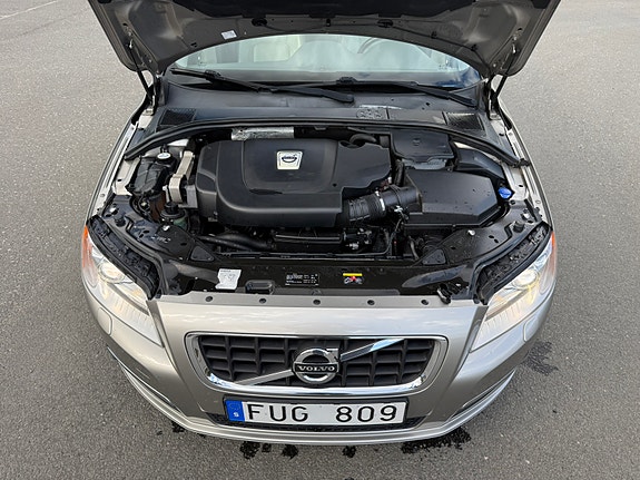 Volvo V70 5 of 6