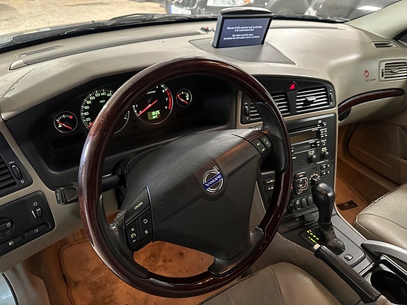 Volvo XC70 10 of 14