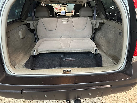 Volvo XC70 12 of 14