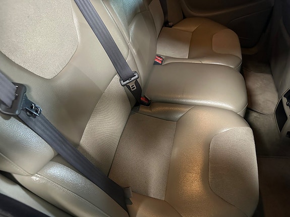 Volvo XC70 9 of 14