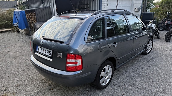Skoda Fabia 4 of 27