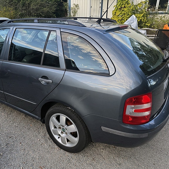 Skoda Fabia 6 of 27