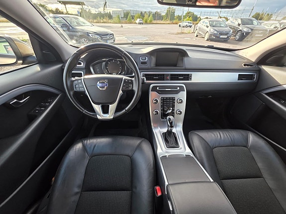 Volvo V70 10 of 17