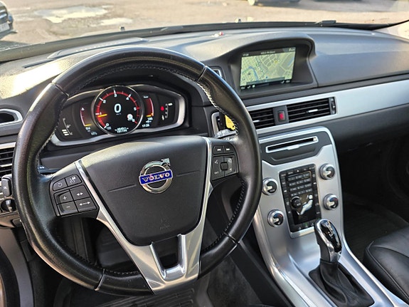 Volvo V70 5 of 17