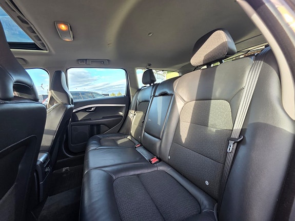 Volvo V70 12 of 17