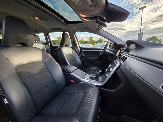 Volvo V70 11 of 17