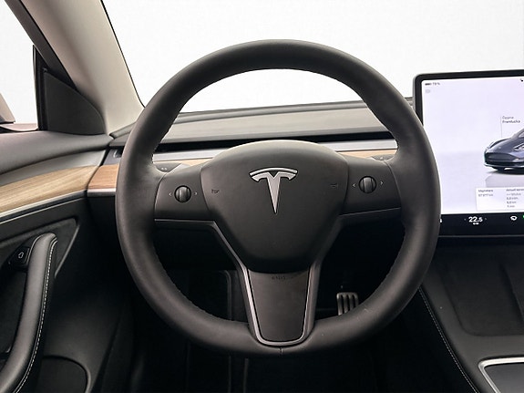 Tesla Model 3 13 of 30