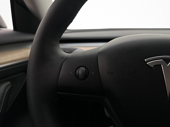 Tesla Model 3 14 of 30