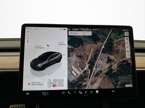 Tesla Model 3 19 of 30