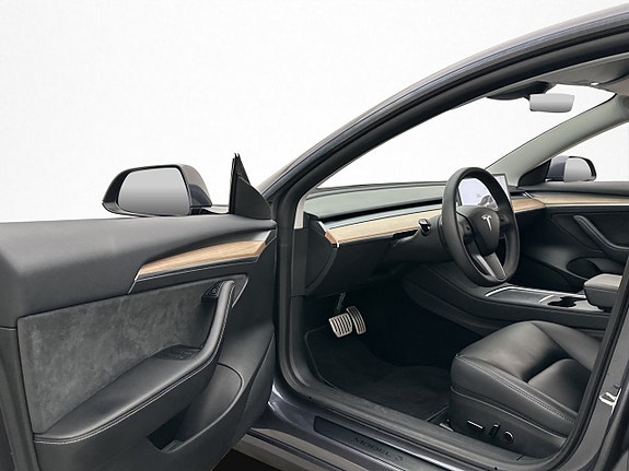 Tesla Model 3 10 of 30