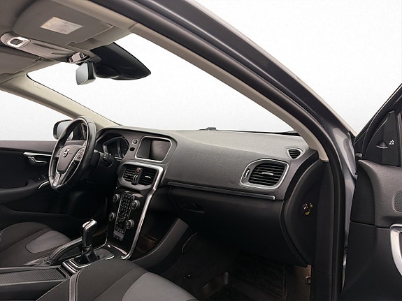 Volvo V40 14 of 30