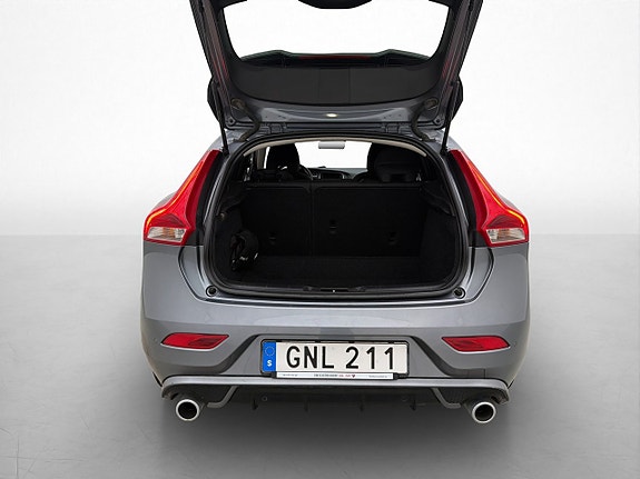 Volvo V40 28 of 30