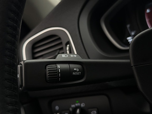 Volvo V40 17 of 30