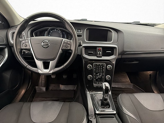 Volvo V40 12 of 30