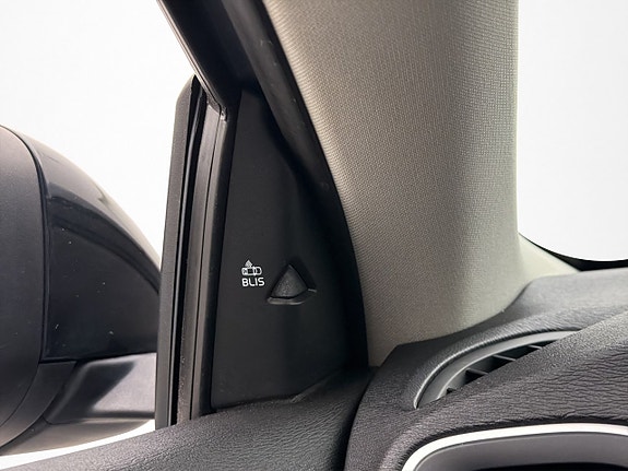 Volvo V40 25 of 30