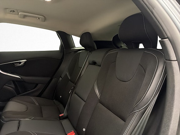 Volvo V40 15 of 30
