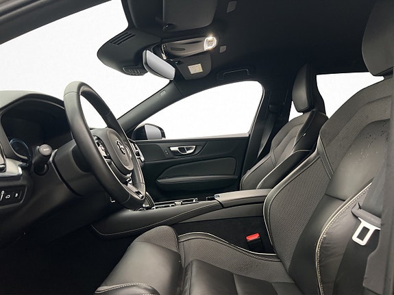 Volvo V60 11 of 30