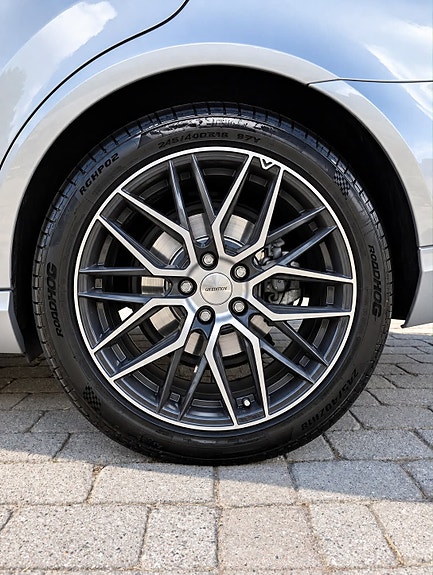 Mercedes-Benz E200 5 of 10