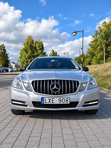 Mercedes-Benz E200 3 of 10