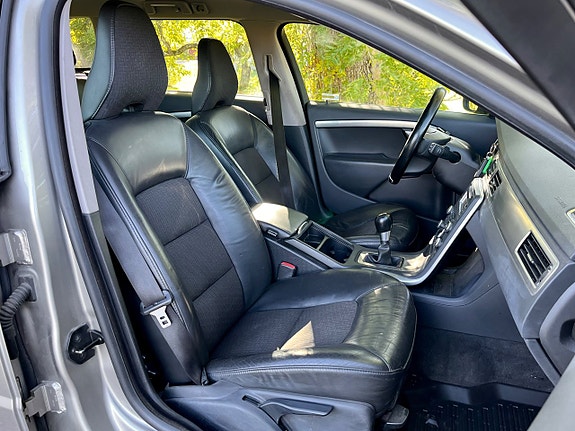 Volvo V70 8 of 14