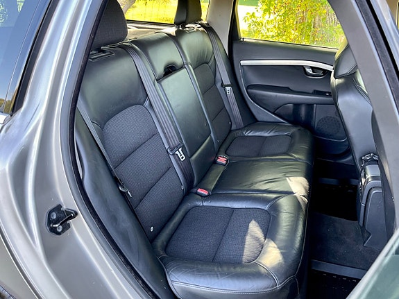 Volvo V70 9 of 14