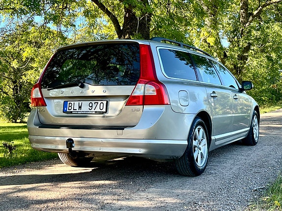 Volvo V70 4 of 14