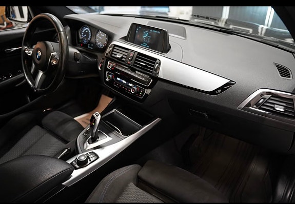 BMW 118d 5 of 10