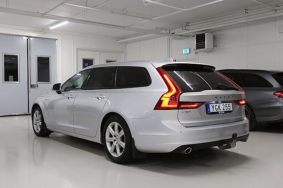 Volvo V90 10 of 30