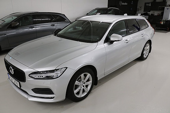 Volvo V90 2 of 30