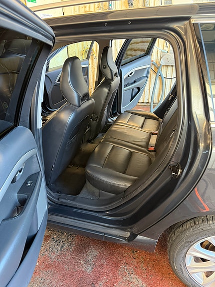 Volvo V70 5 of 7