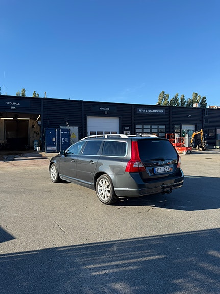 Volvo V70 4 of 7
