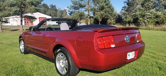 Ford Mustang 7 of 19