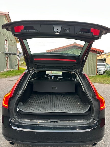 Volvo V90 6 of 22