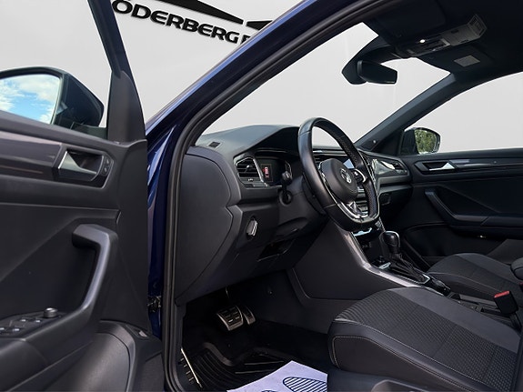 Volkswagen T-Roc 7 of 30