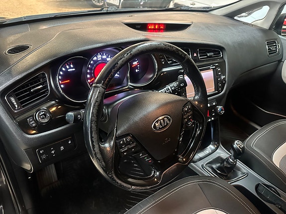 Kia Ceed 13 of 15