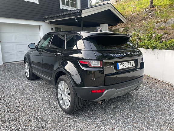 Land Rover Range Rover Evoque 2 of 4