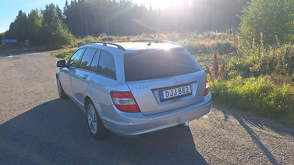 Mercedes-Benz C200 4 of 4