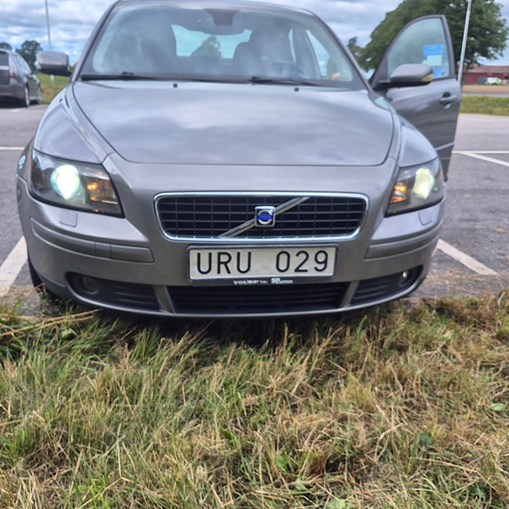 Volvo S40 3 of 7