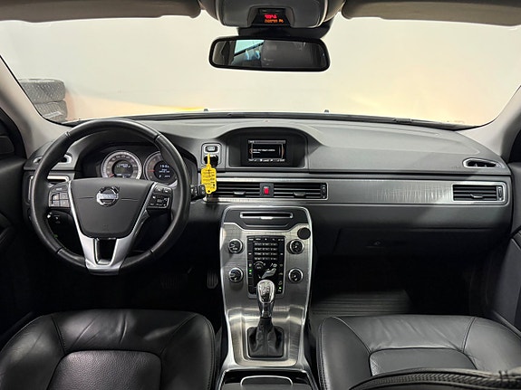 Volvo XC70 16 of 29