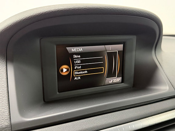 Volvo XC70 22 of 29