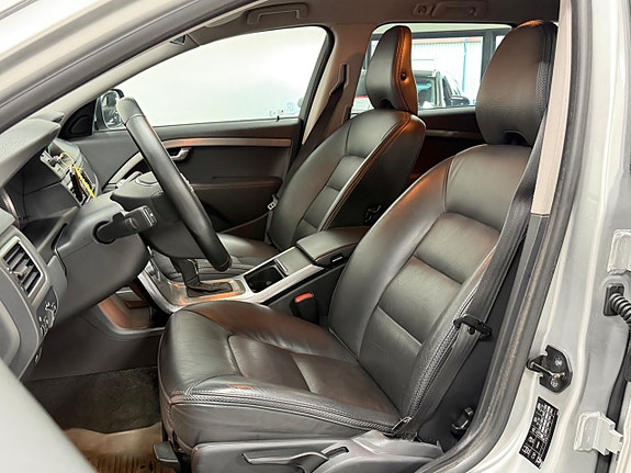 Volvo XC70 12 of 29